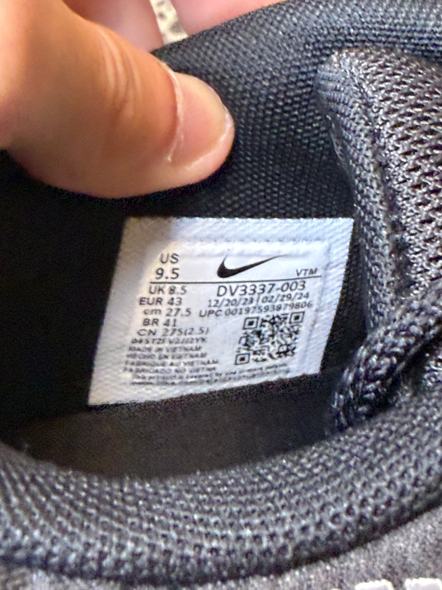 Nike Air Max DN Black/White US9.5 Men's