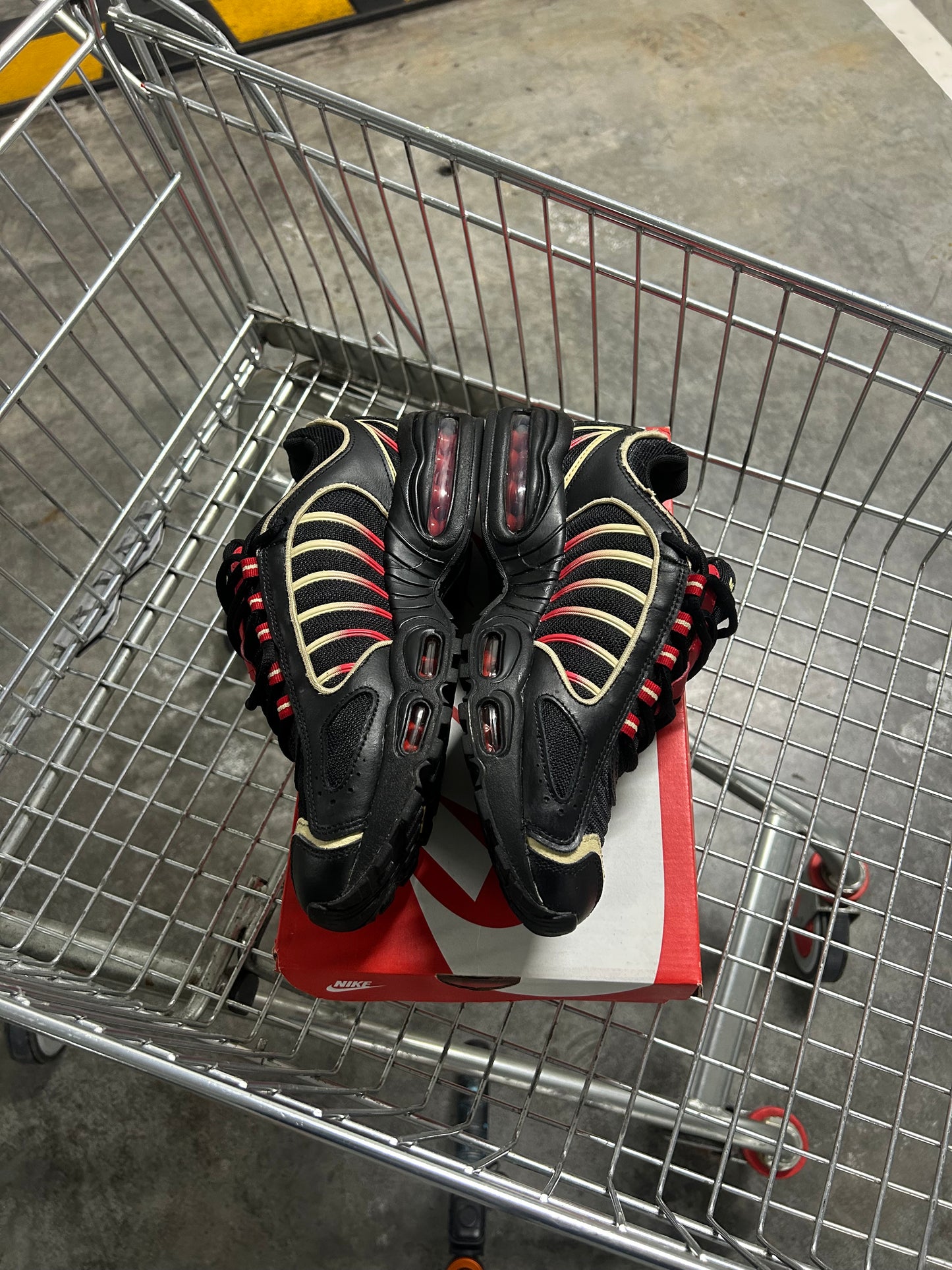 Nike Tailwind 4 Black Gold Red Men’s US9
