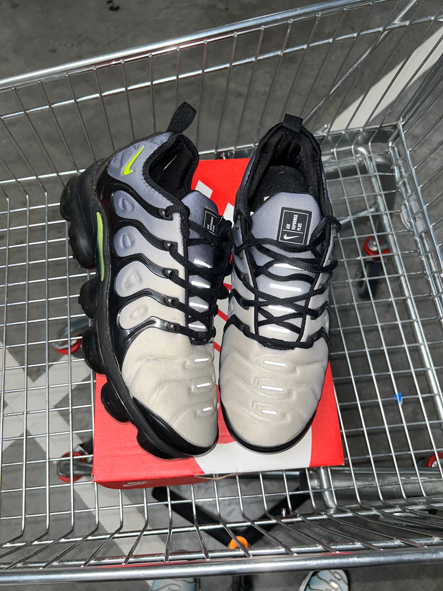 Nike Vapour Max Plus Neon US9.5 Men's