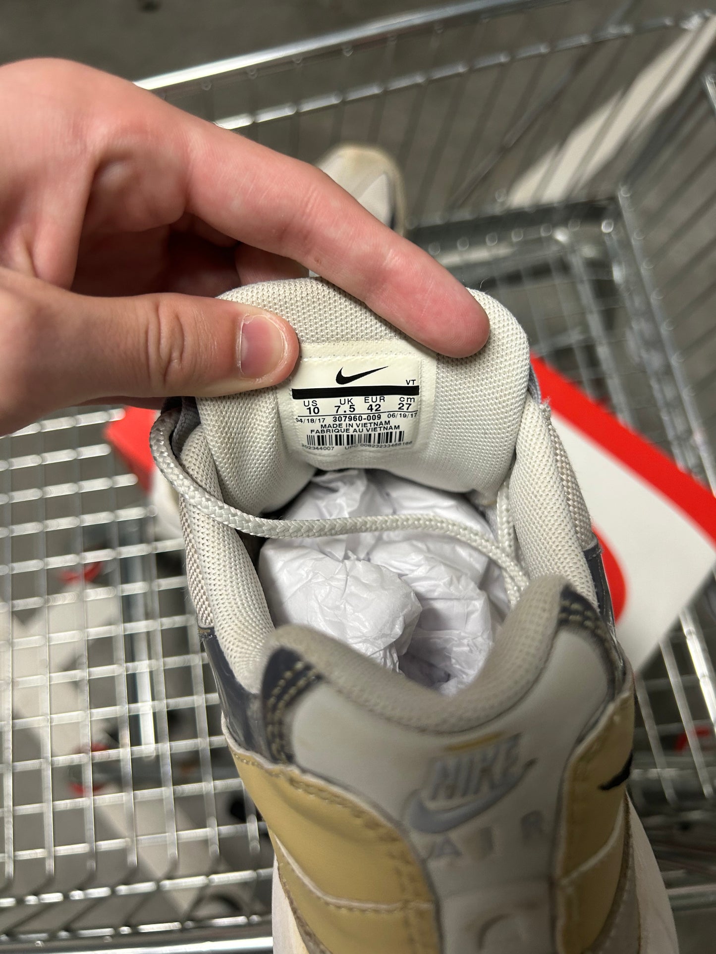 Nike Air Max 95 'Light Bone Wolf Grey Mushroom' US10 Women's / US8.5 Men's