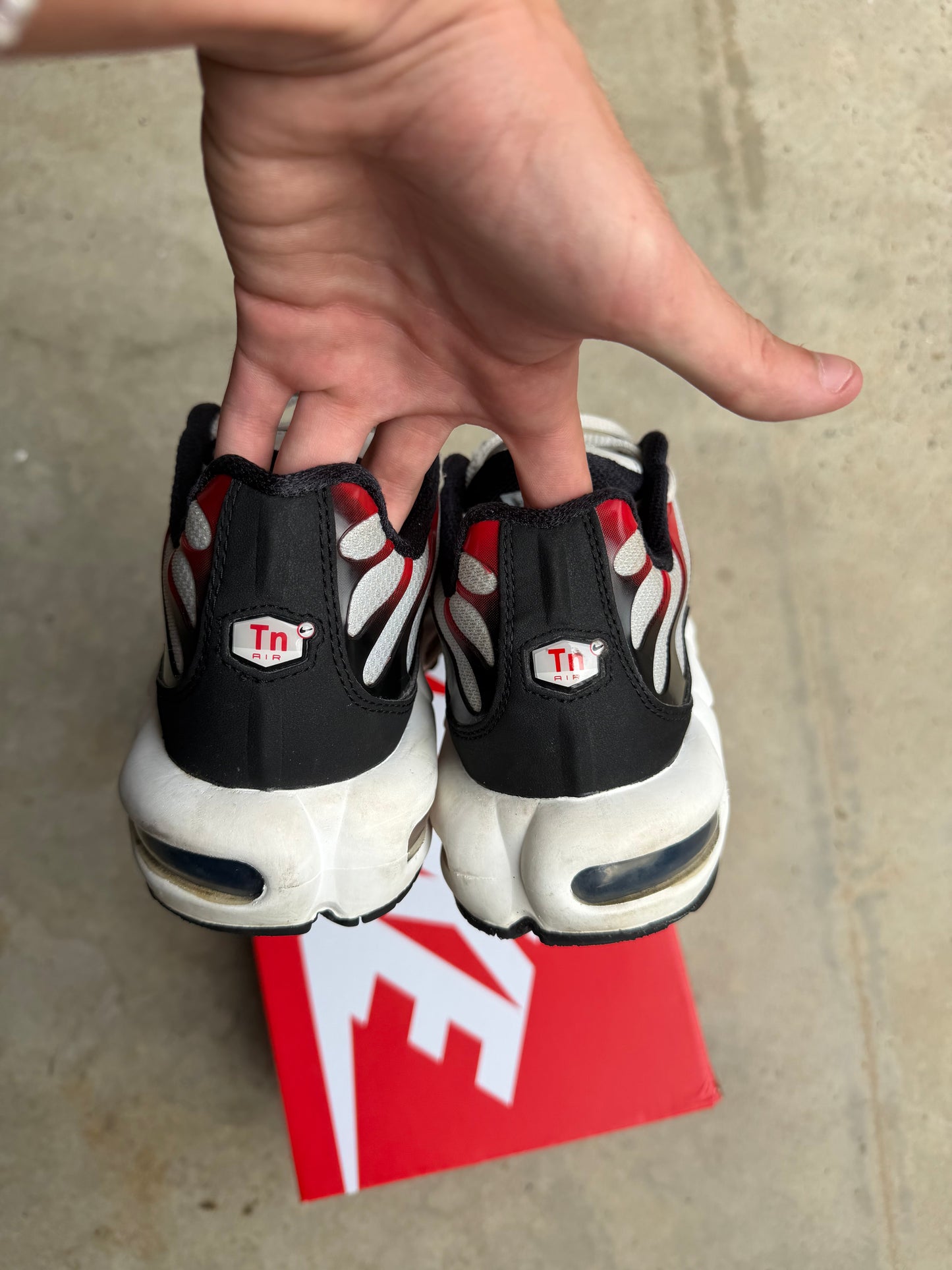 Nike Air Max Plus Platinum Black University Red US10 Men’s