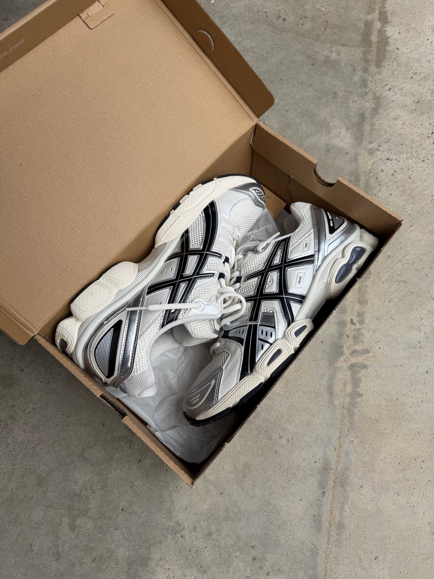 ASICS Gel Nimbus 9 Cream Black US12.5 Men’s