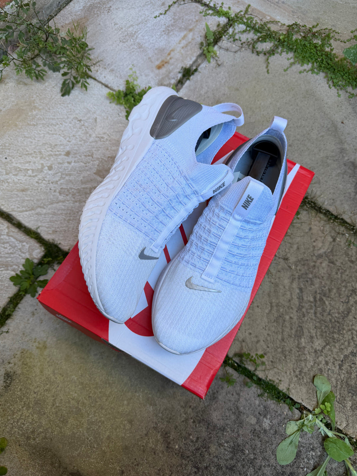 Nike Phantom React V2 “Triple White” US11 Women’s /9.5 Men’s