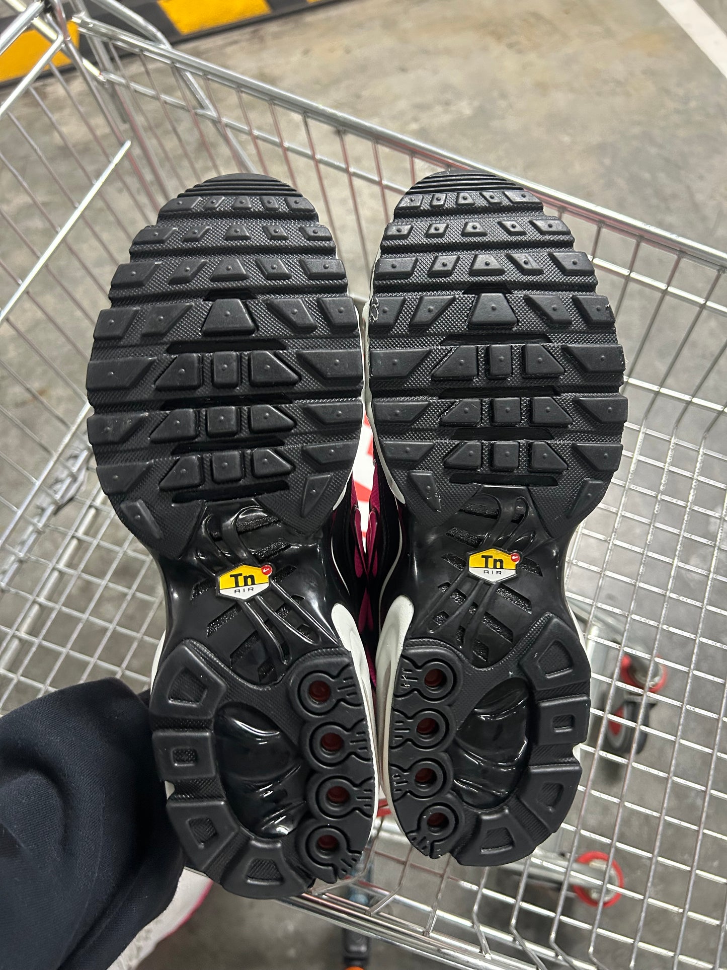 Nike Air Max Plus Dusks Women’s 10 / Men’s 8.5-9