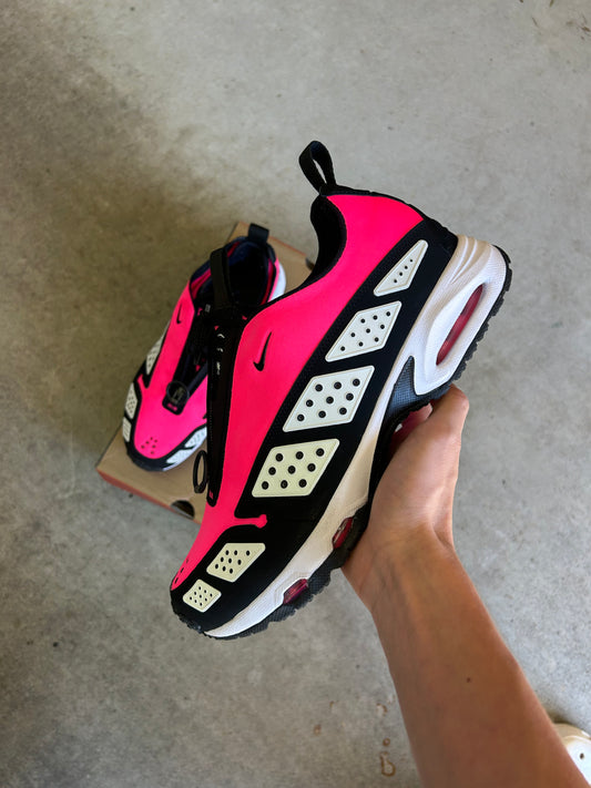 NIKE AIR MAX SNDR Hyper Pink US11.5 Women’s / 10 Men’s
