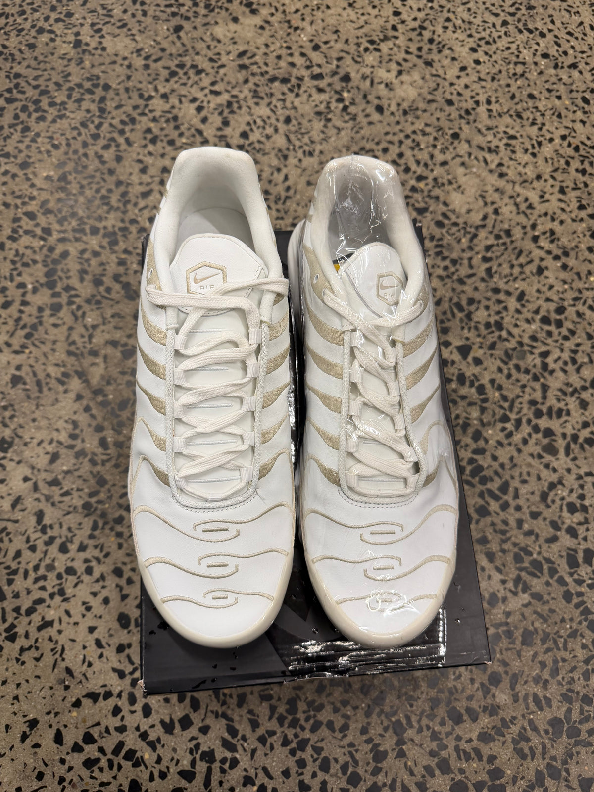 Nike Air Max Plus PRM “Summit White / Pale Vanilla” US13 Women’s / 11.5 Men’s