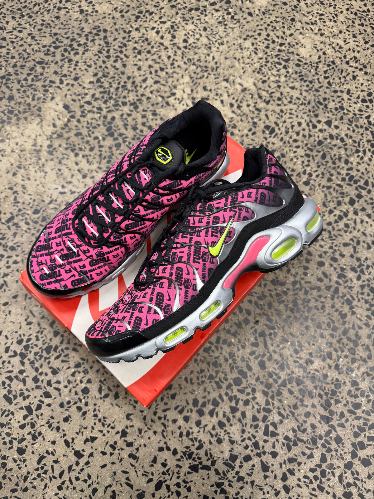 Nike Air Max Plus Mercurial XXV “Black Volt/Hyper Pink” US13 Men’s