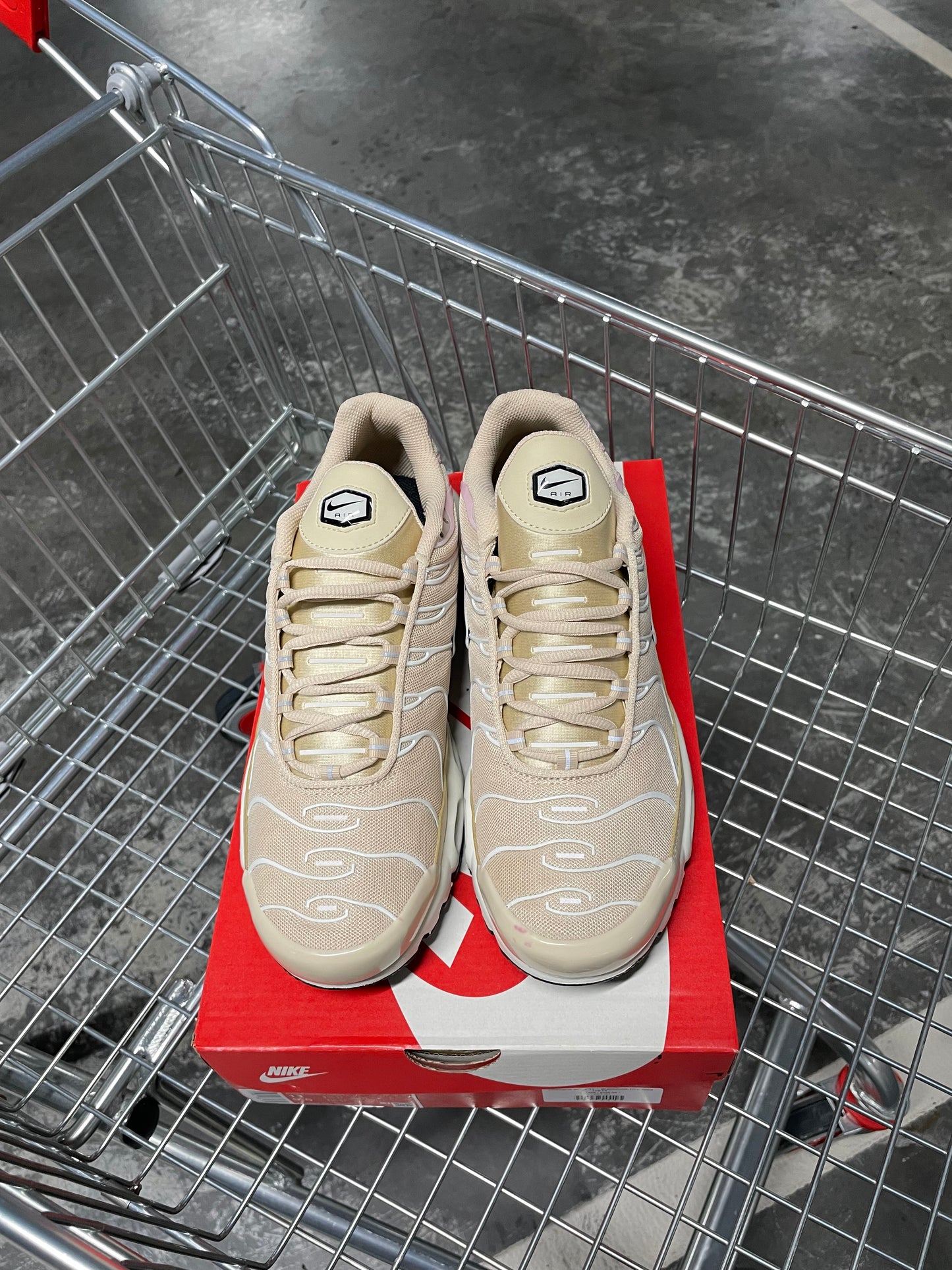 Nike Air Max Plus Sandrift US11W / 9.5 Men’s