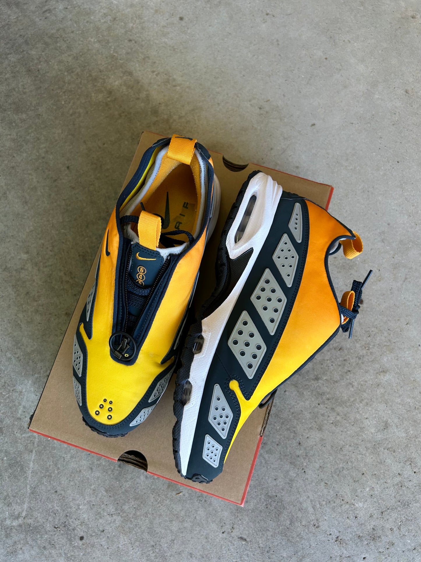 NIKE AIR MAX SNDR Canyon Gold US11.5 Women’s/ 10 Men’s