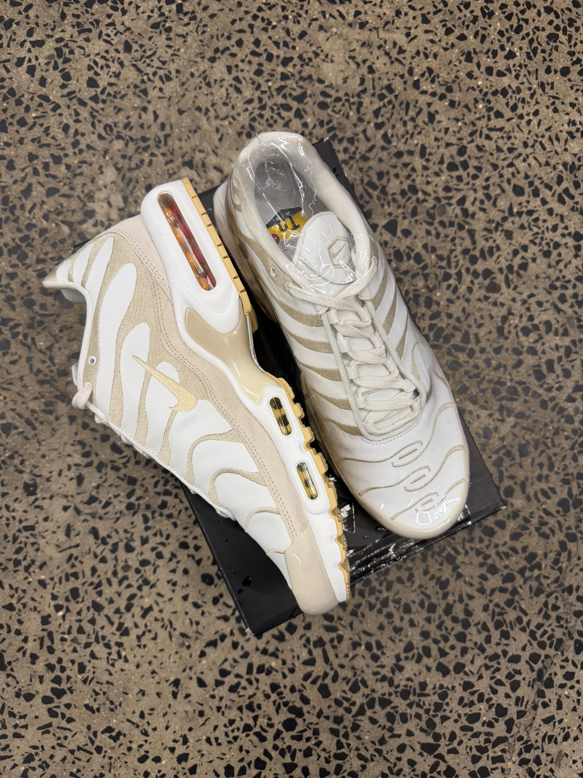 Nike Air Max Plus PRM “Summit White / Pale Vanilla” US13 Women’s / 11.5 Men’s