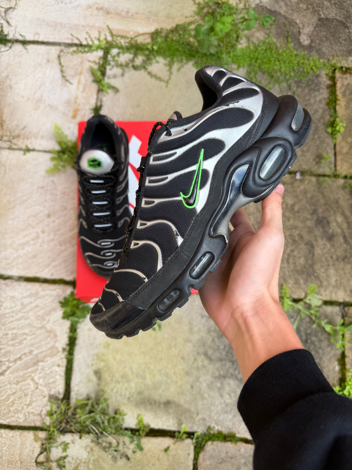 Nike Air Max Plus “Black Metallic Green Strike” US11 Men’s