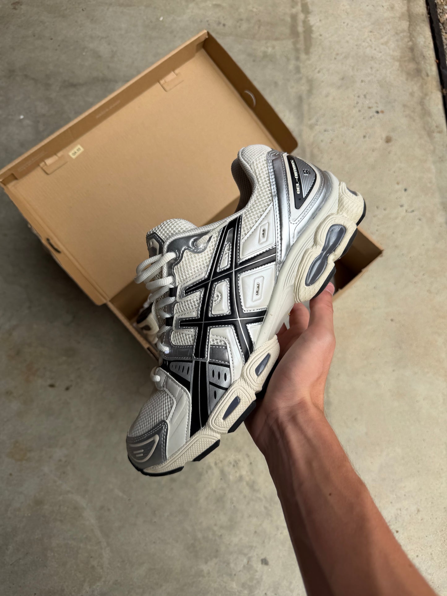 ASICS Gel Nimbus 9 Cream Black US12.5 Men’s