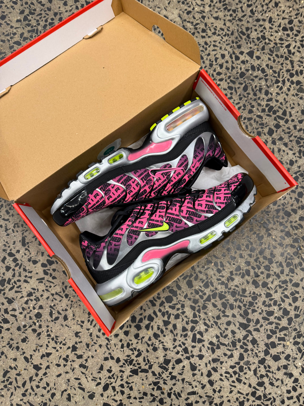 Nike Air Max Plus Mercurial XXV “Black Volt/Hyper Pink” US13 Men’s
