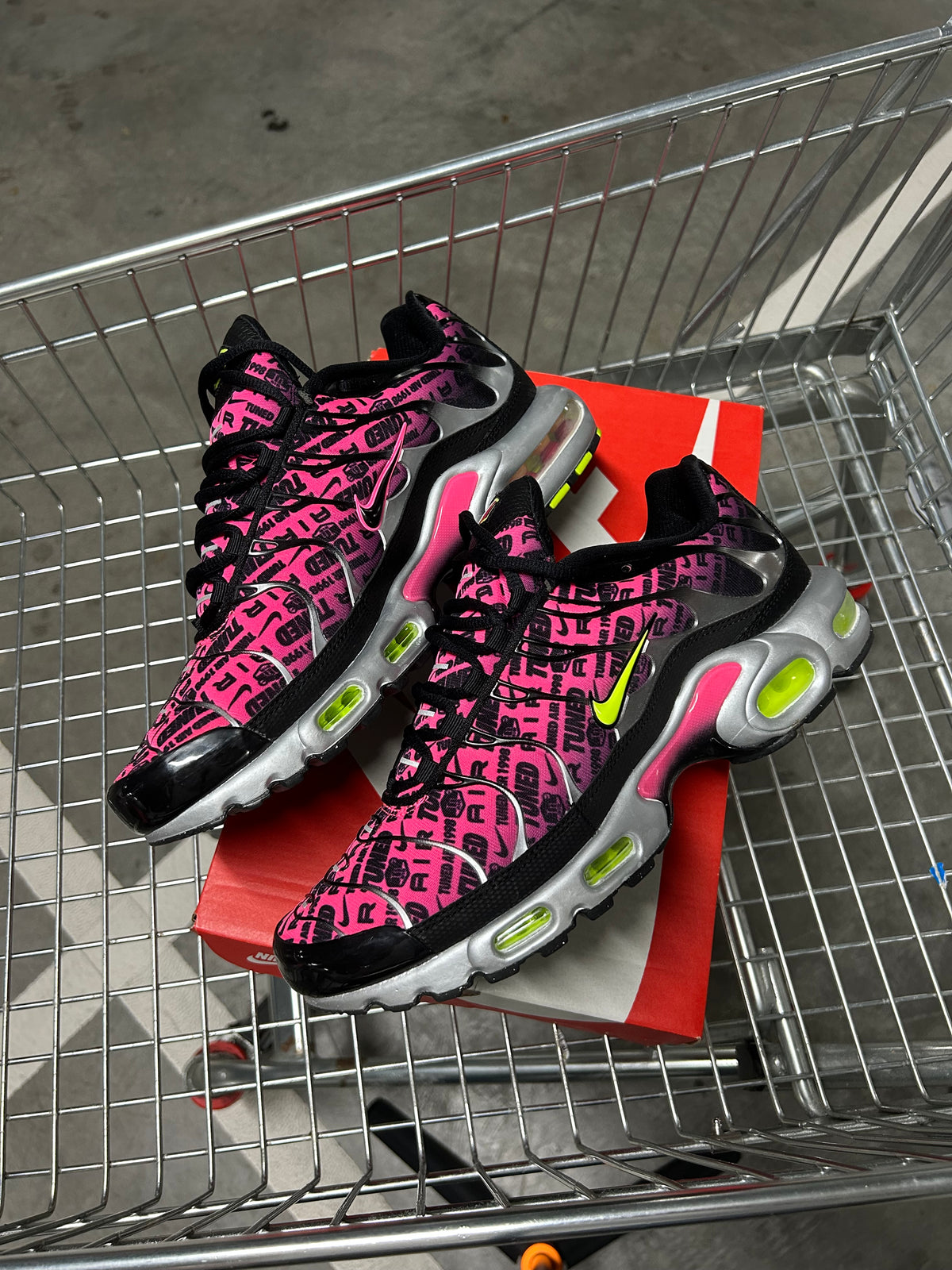Nike Air Max Plus TN Mercurial XXV Hyper Pink and Volt US9.5 Men's