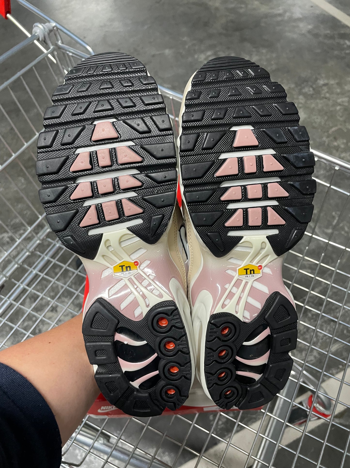 Nike Air Max Plus Sandrift US11W / 9.5 Men’s