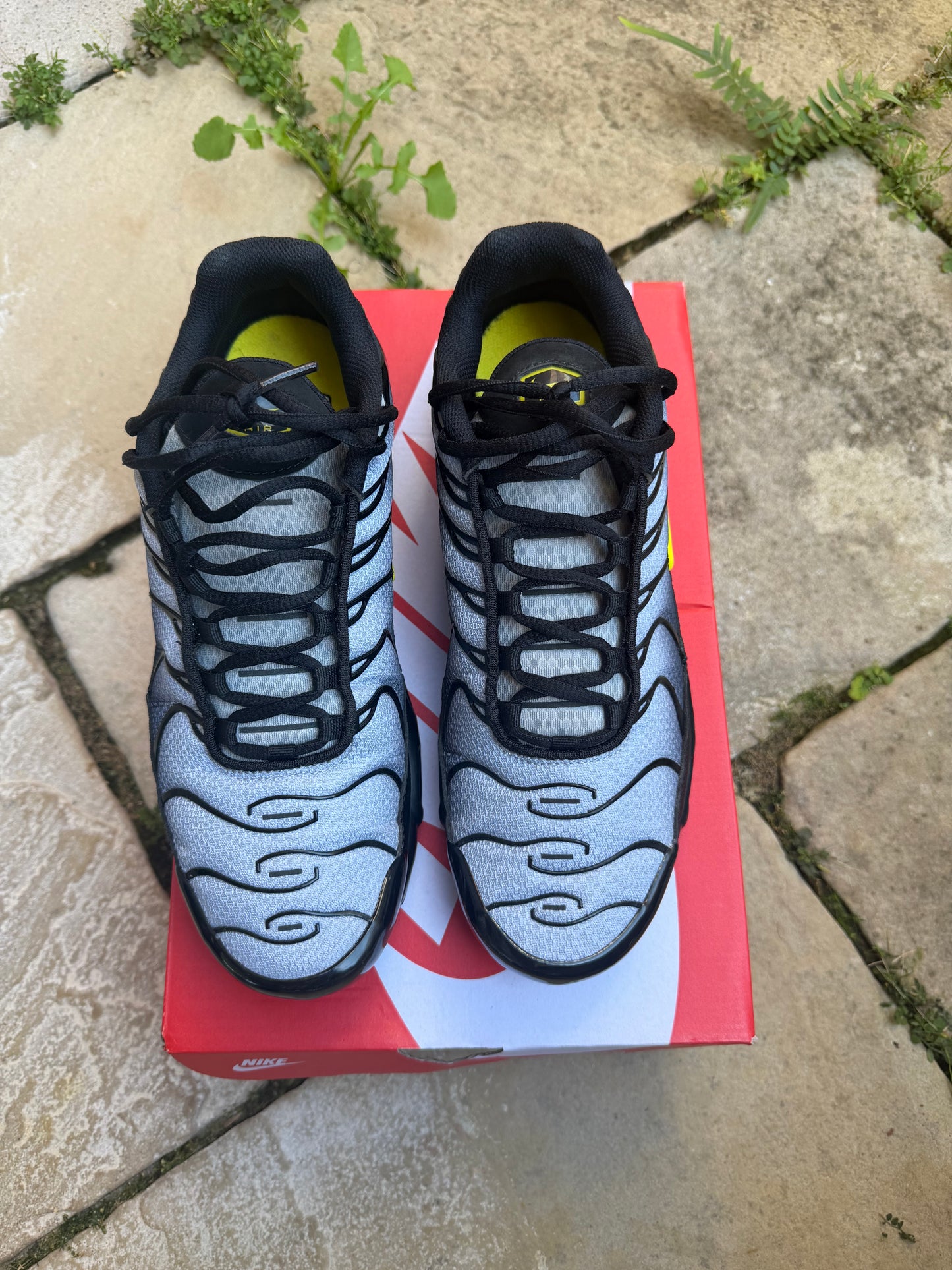 Nike Air Max Plus “Wolf Grey Optic Yellow” US9 Men’s