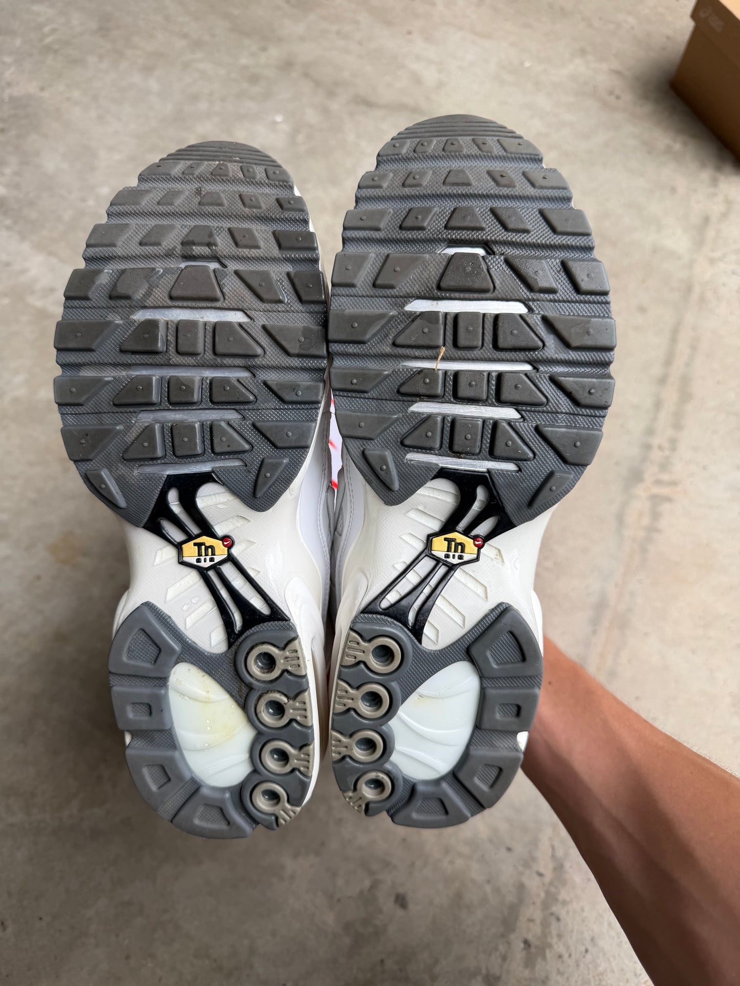 Nike Air Max Plus Casper US9 Men’s (2018)