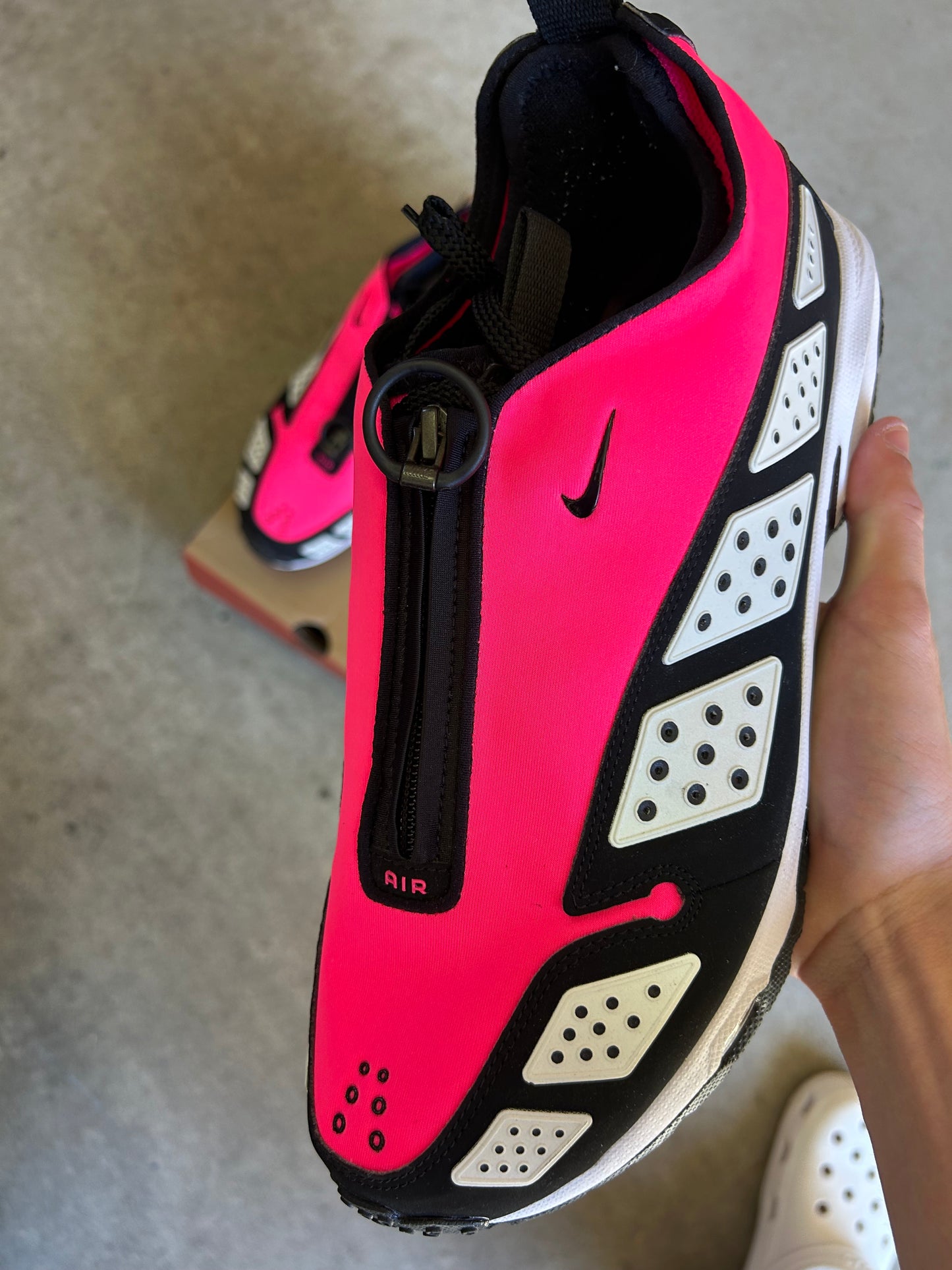 NIKE AIR MAX SNDR Hyper Pink US11.5 Women’s / 10 Men’s