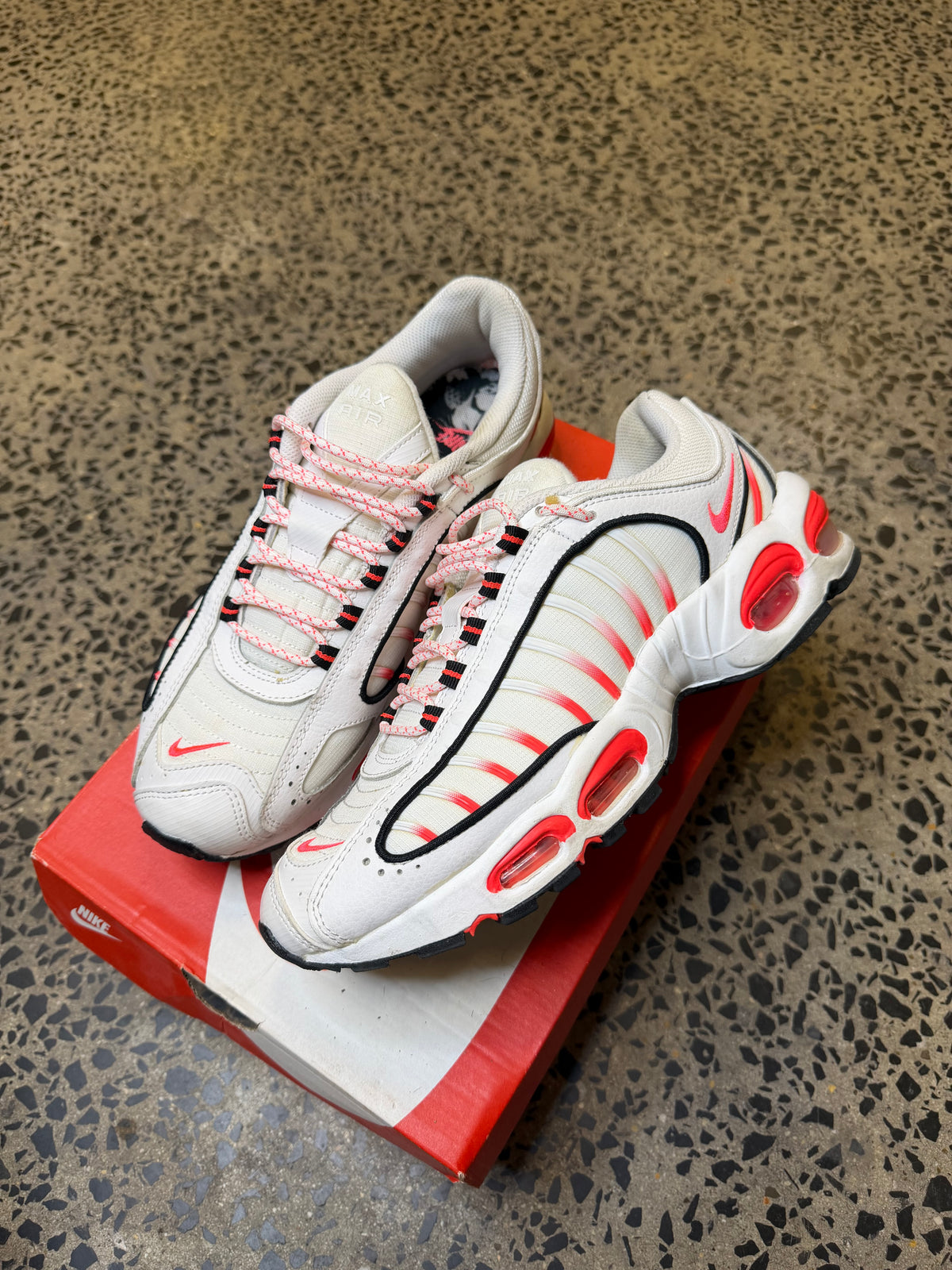 Nike Tailwind 4 White Laser Crimson Men’s US9.5