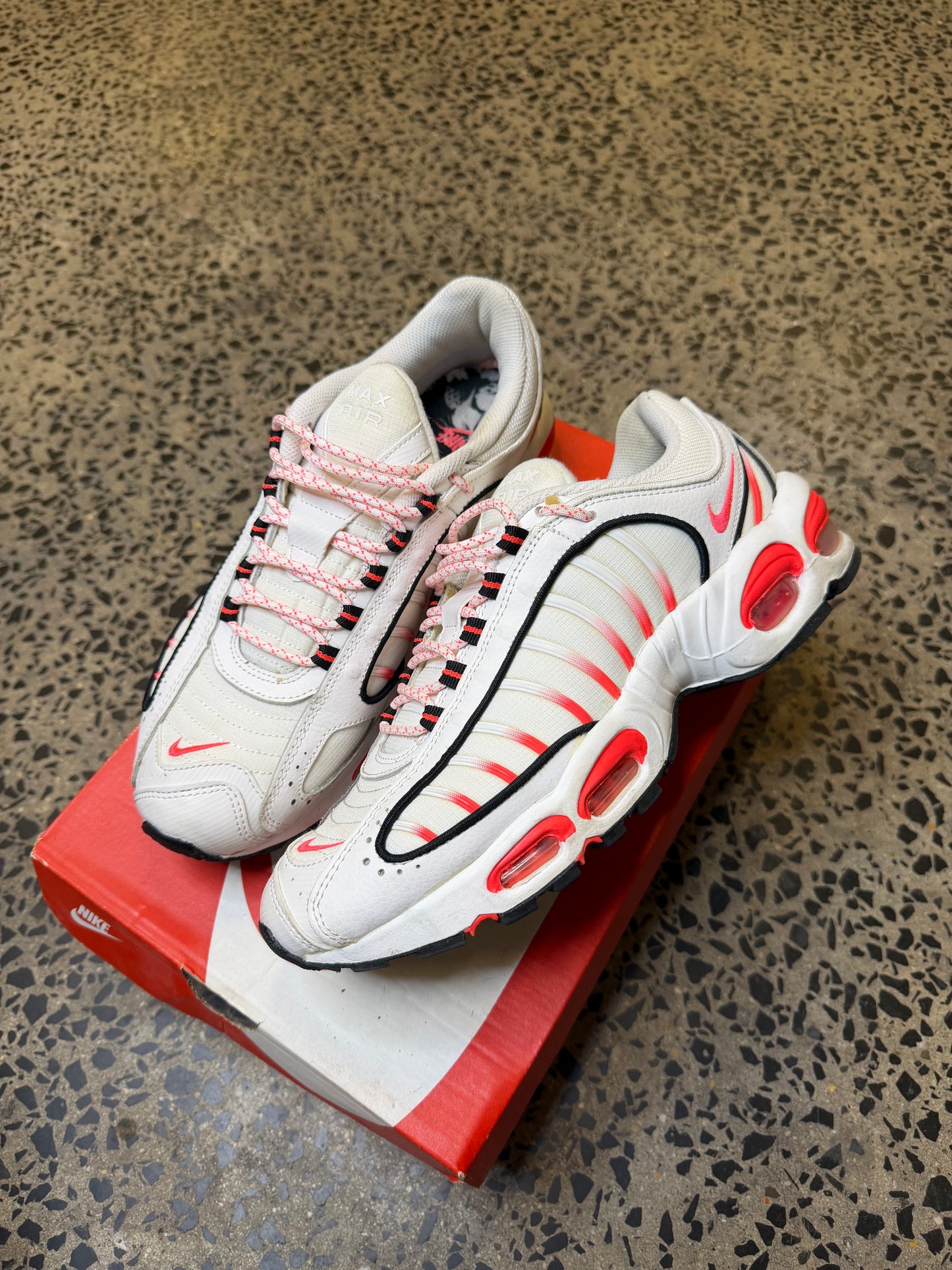 Nike Tailwind 4 White Laser Crimson Men’s US9.5