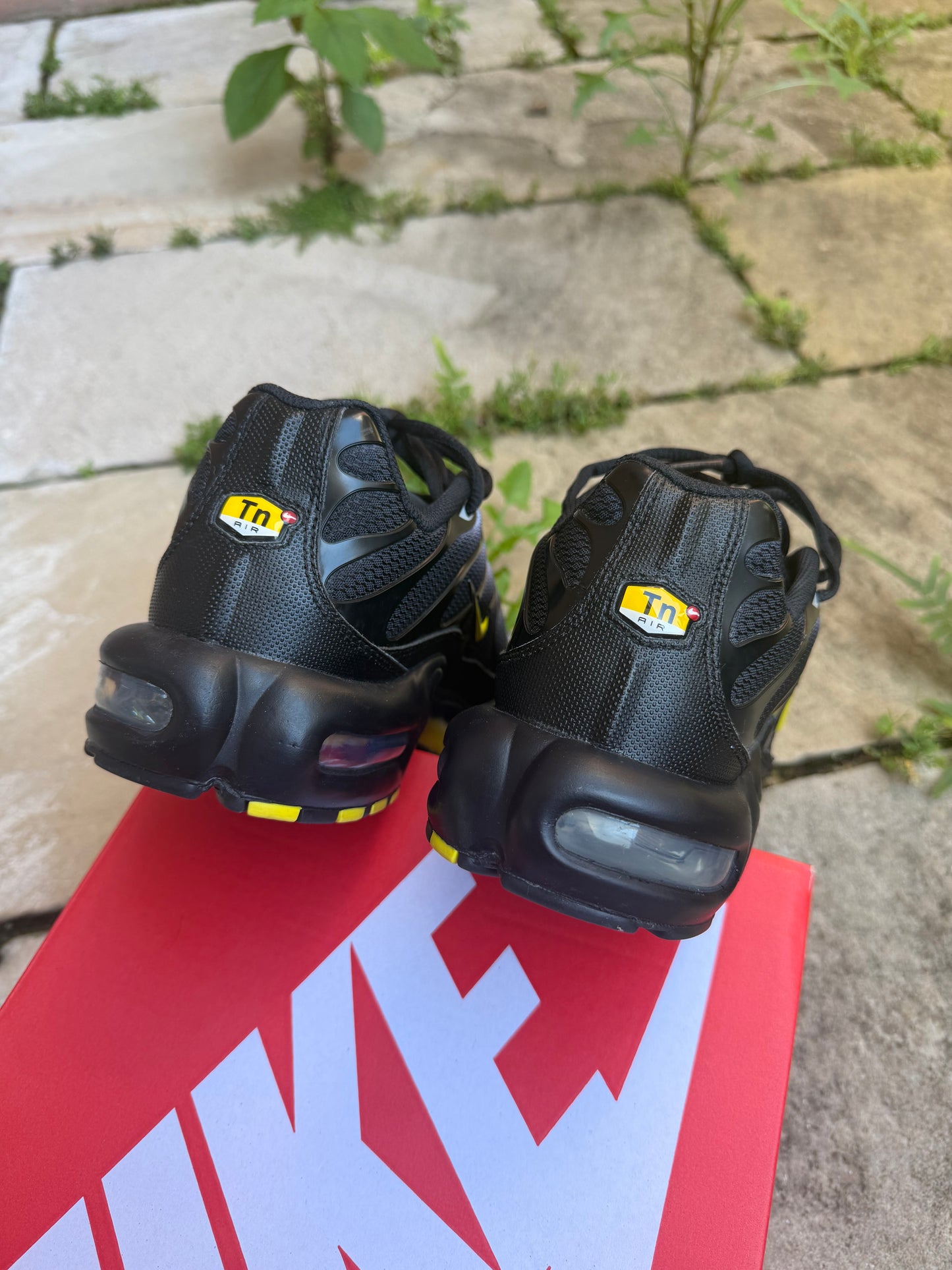 Nike Air Max Plus “Wolf Grey Optic Yellow” US9 Men’s