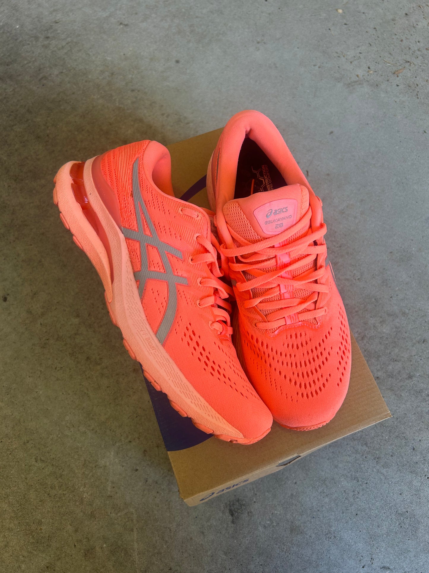 ASICS Gel Kayano 28 Coral Lite Show