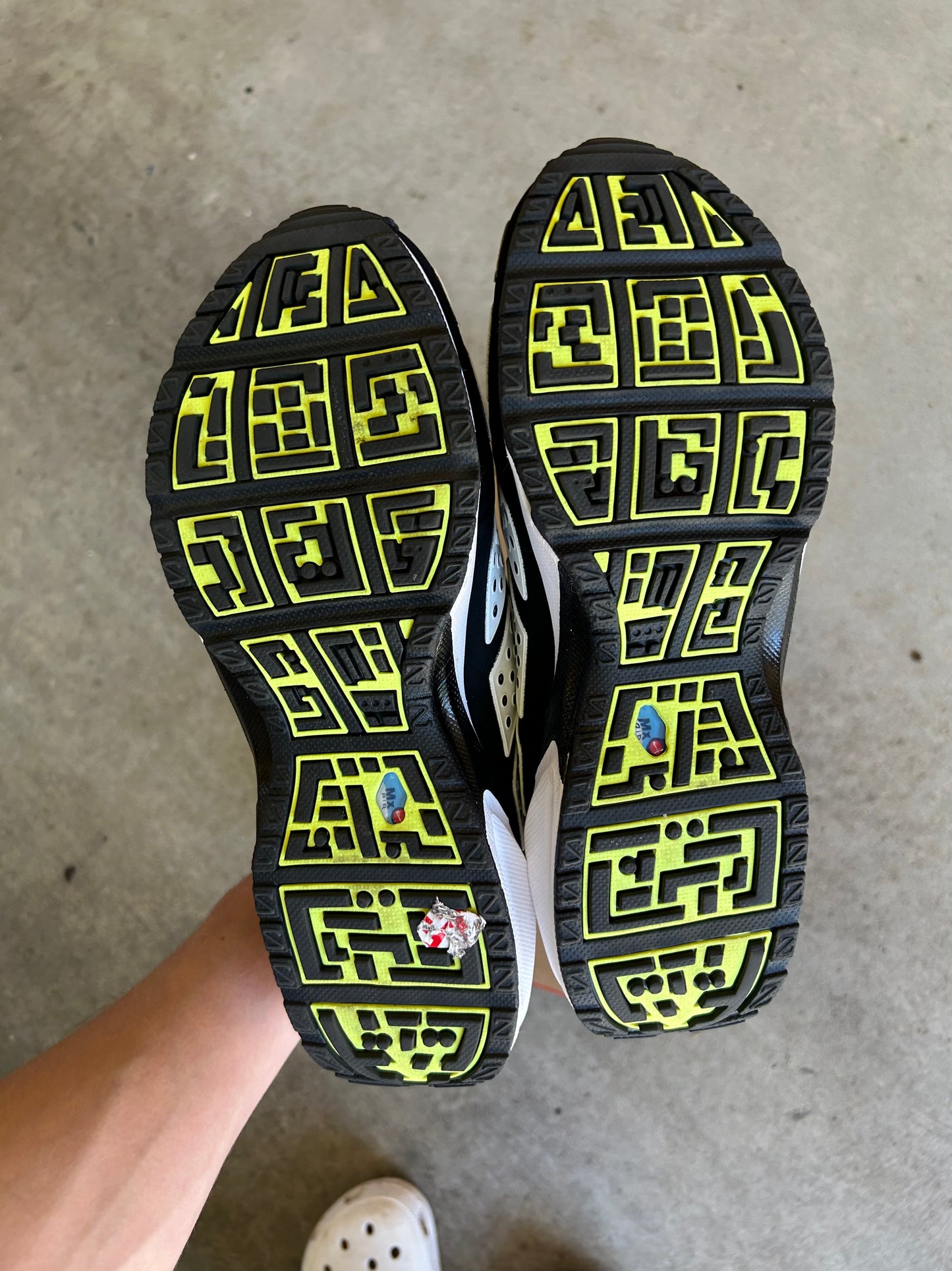 NIKE AIR MAX SNDR Neon Volts US11.5 Women’s / 10 Men’s