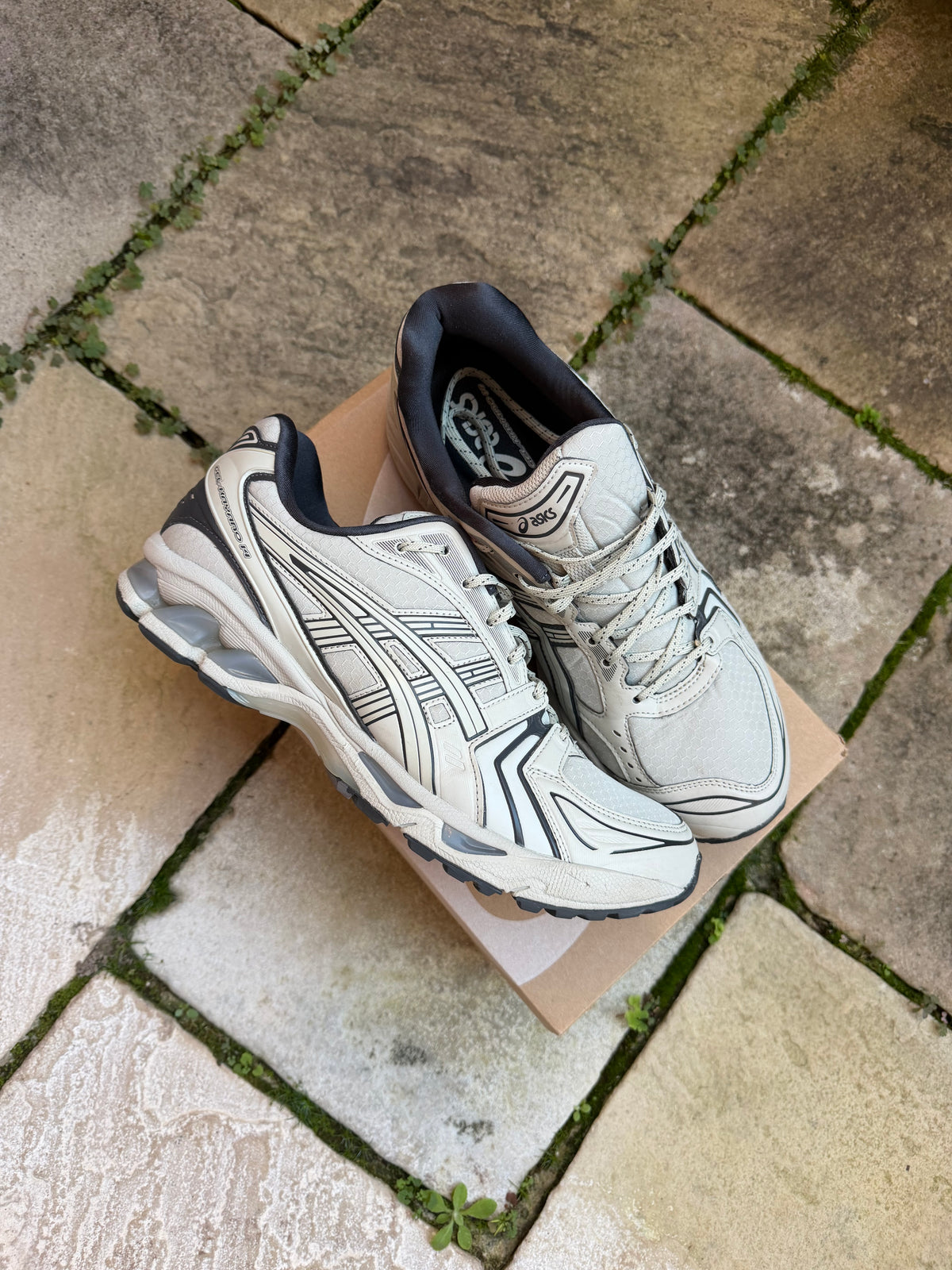 GEL-KAYANO 14 EARTHENWARE “White Sage/Graphite Grey” US11 Men’s