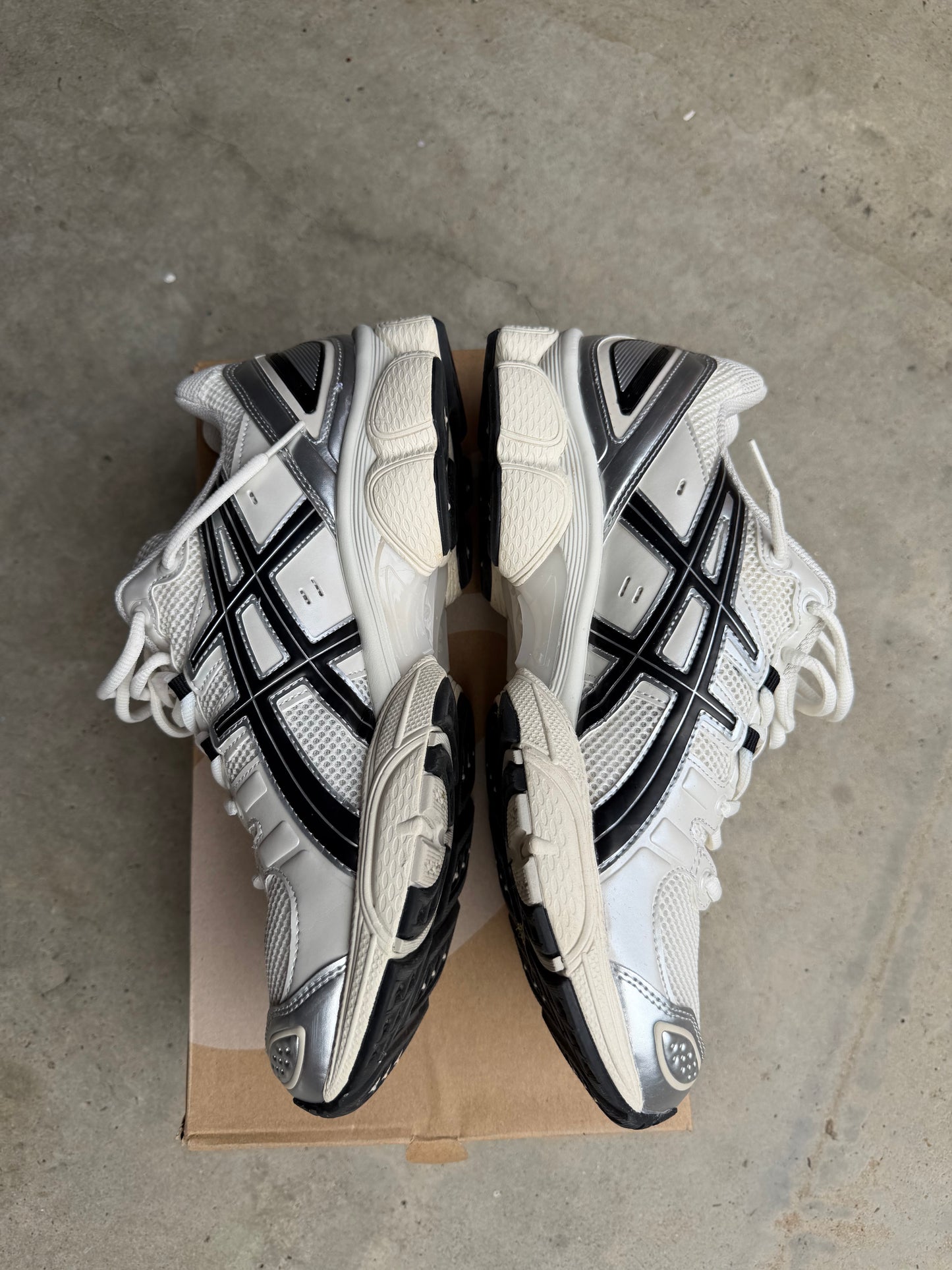 ASICS Gel Nimbus 9 Cream Black US12.5 Men’s