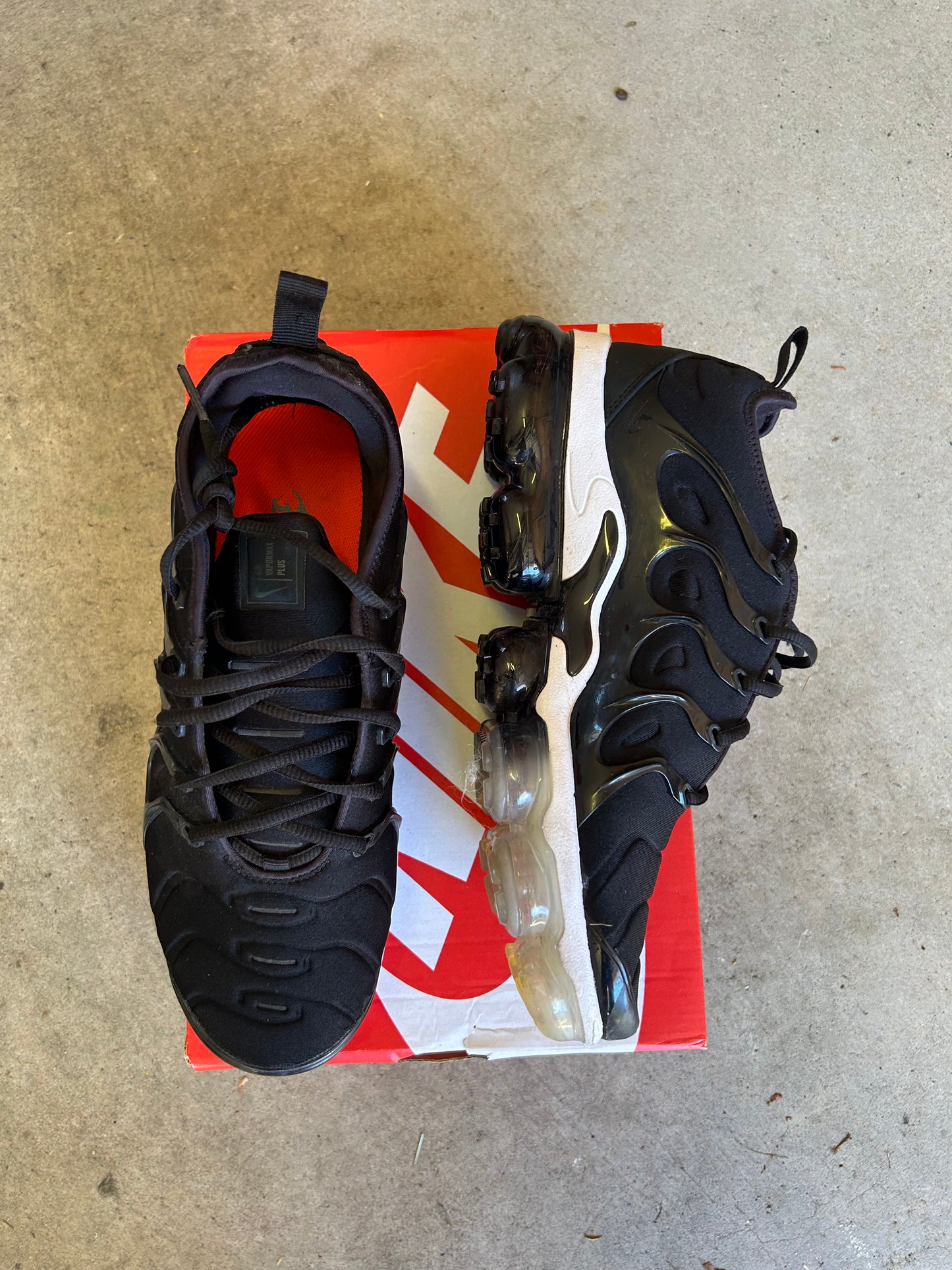 Nike Vapor Max Plus Black/ White US10 Men’s