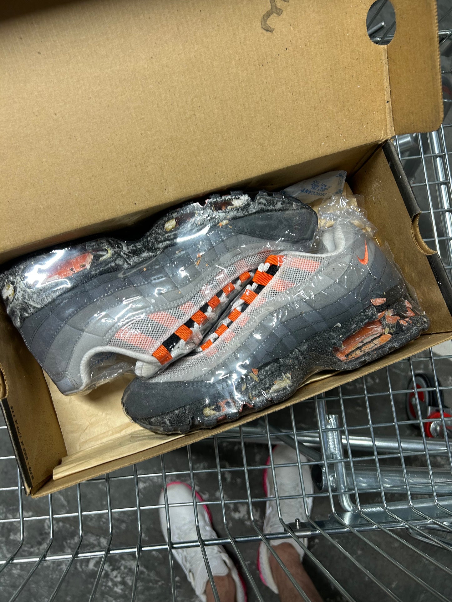 Nike Air Max 95 Black Safety Orange (1997) US9 men’s