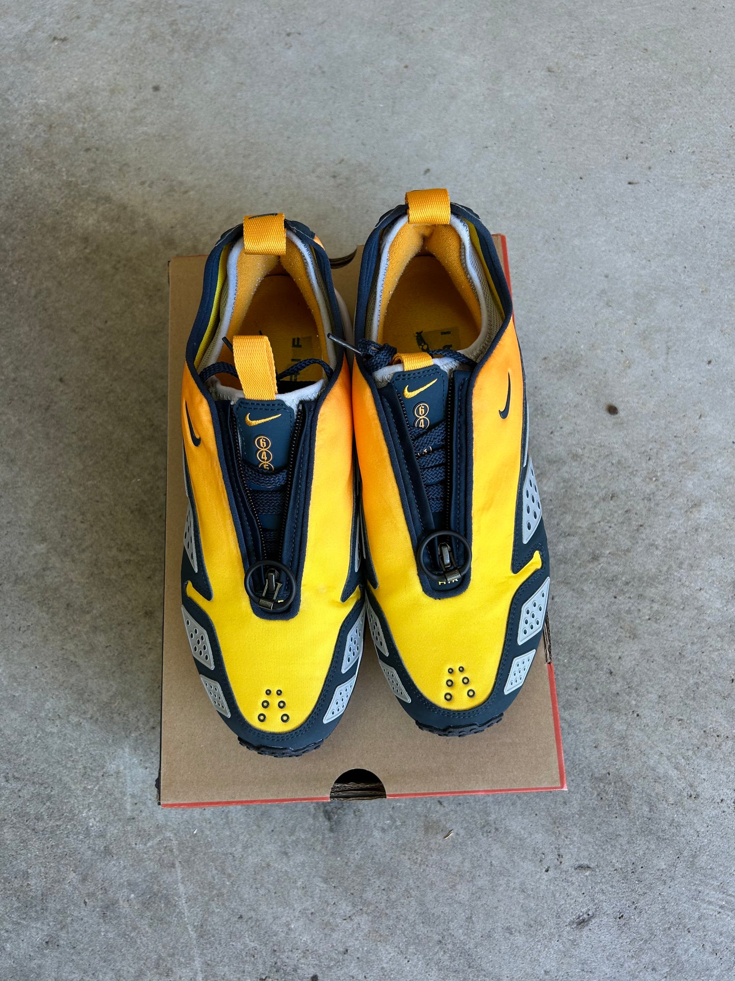 NIKE AIR MAX SNDR Canyon Gold US11.5 Women’s/ 10 Men’s