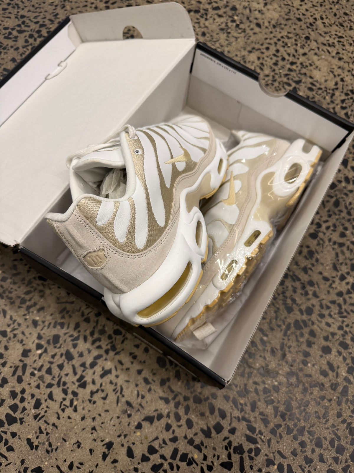 Nike Air Max Plus PRM “Summit White / Pale Vanilla” US13 Women’s / 11.5 Men’s