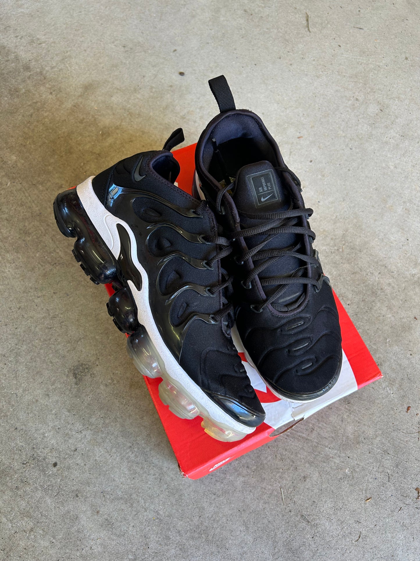 Nike Vapor Max Plus Black/ White US10 Men’s