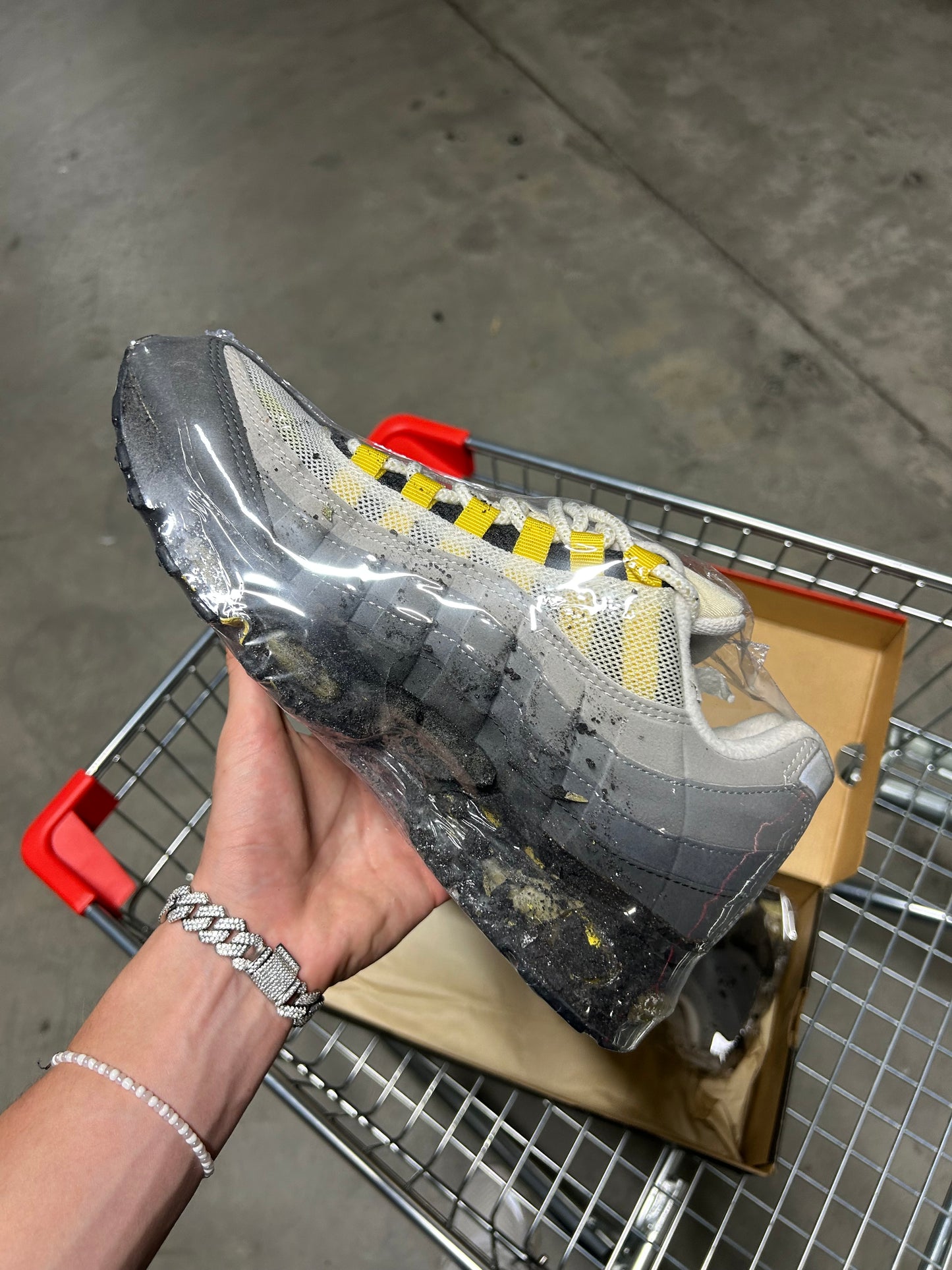 Nike Air Max 95 Black/Yellow Streak (1998) US9.5 Men’s