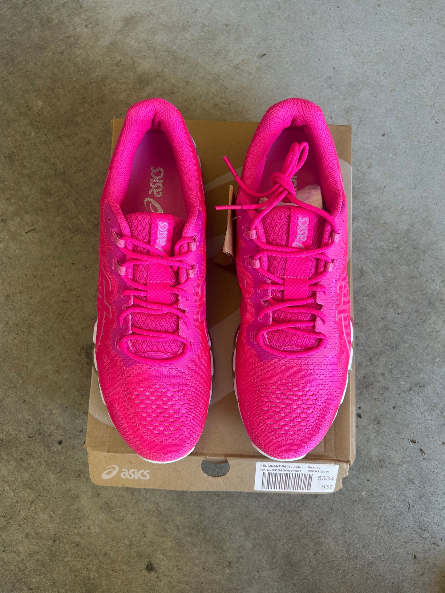 ASICS Gel Quantum 360 6 Dragon Fruit US12 Women’s / men’s 10.5