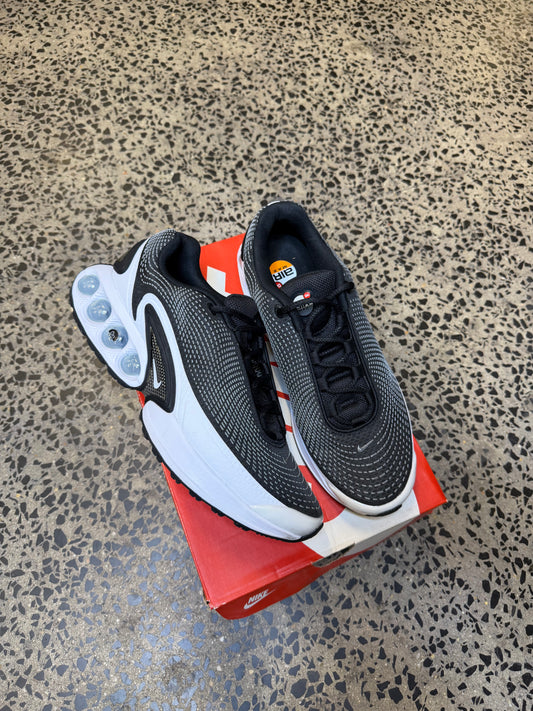 Nike Air Max DN Black/White US9.5 Men's