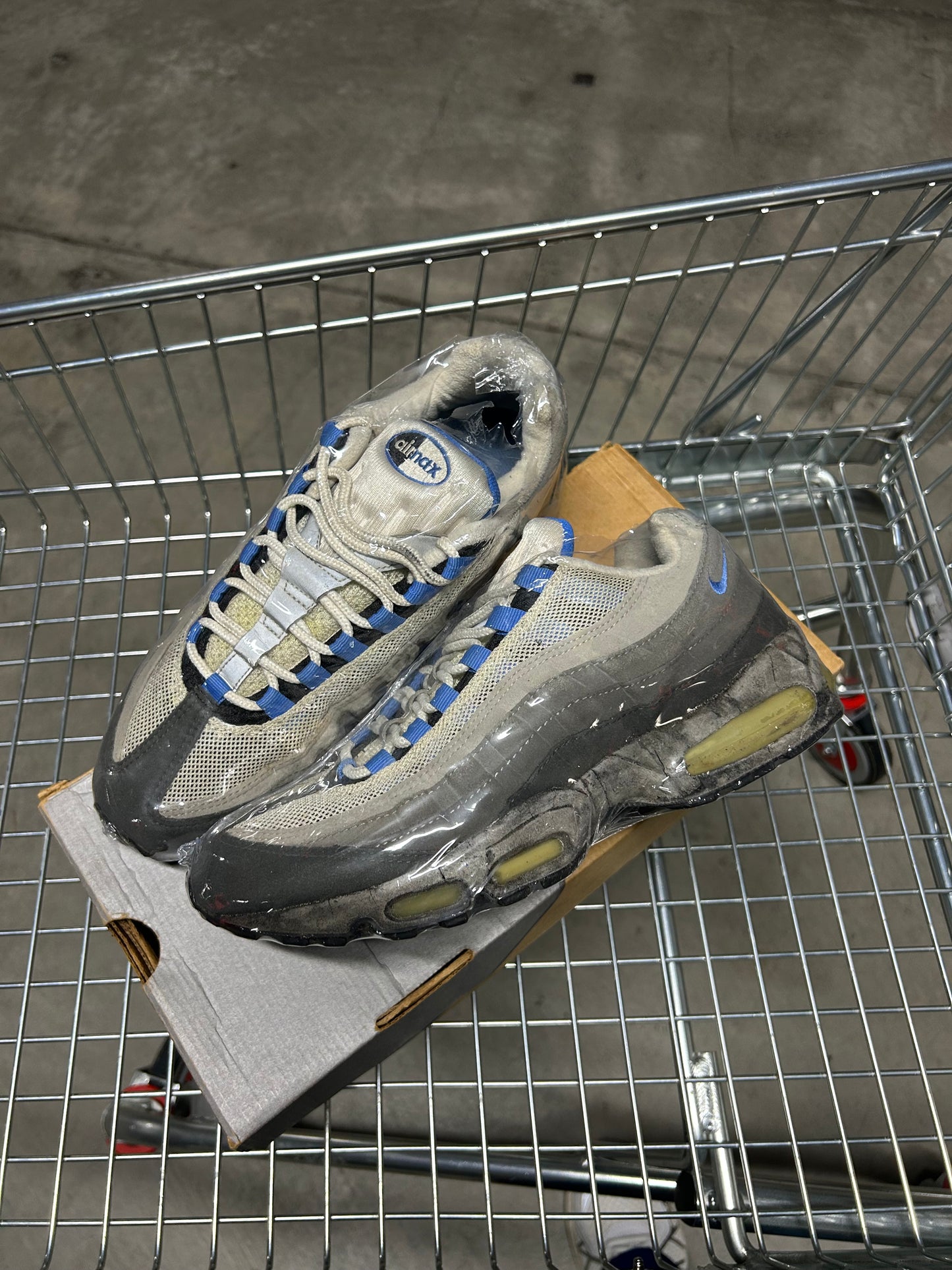 Nike Air Max 95 Black/ Blue crystal (2002) US9.5 men’s