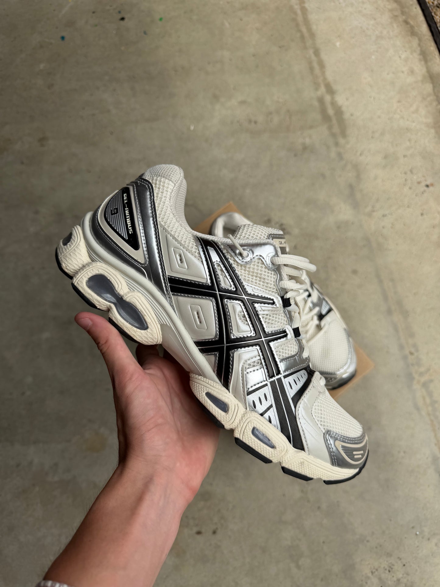 ASICS Gel Nimbus 9 Cream Black US12.5 Men’s