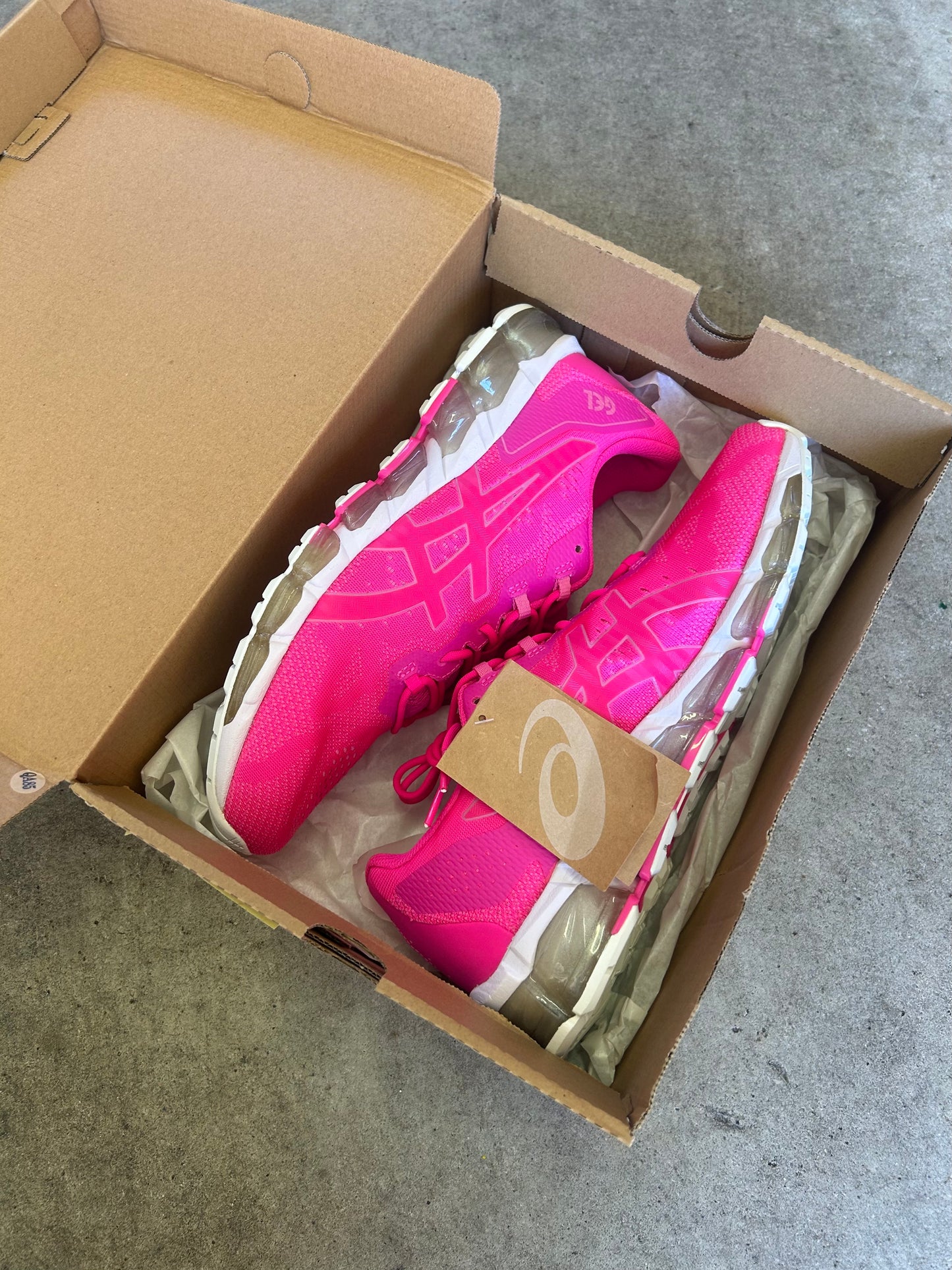 ASICS Gel Quantum 360 6 Dragon Fruit US12 Women’s / men’s 10.5