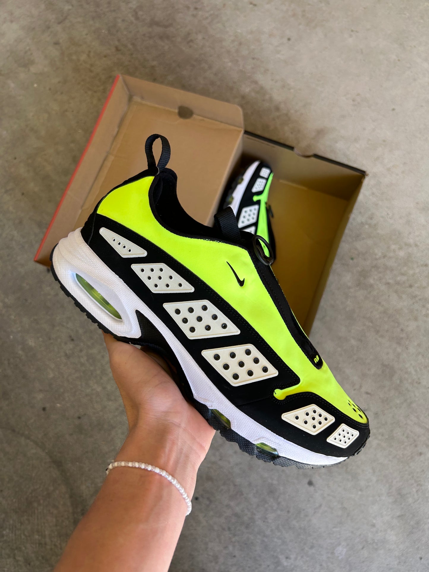 NIKE AIR MAX SNDR Neon Volts US11.5 Women’s / 10 Men’s