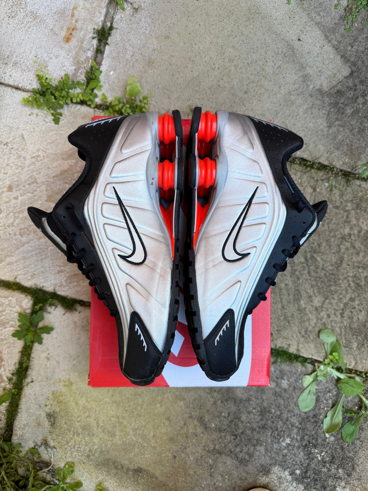 Nike Shox R4 “Black Red Silver” US10 Men’s