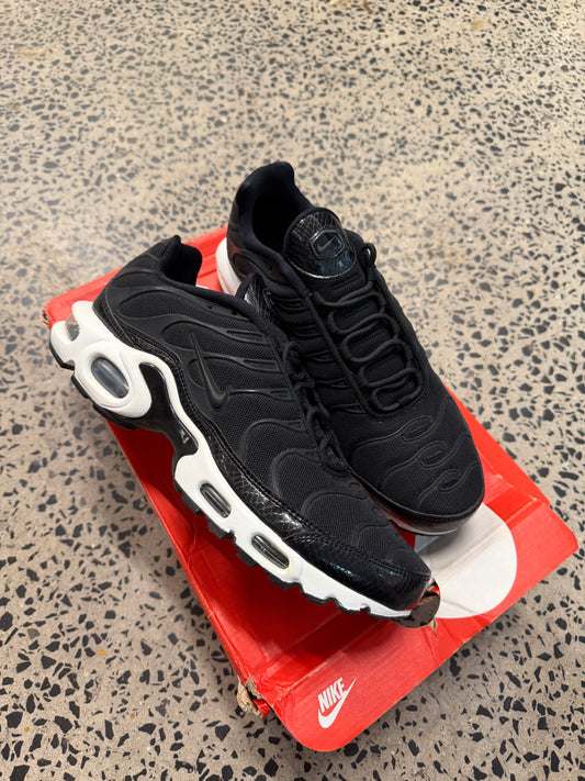 Nike Air Max Plus Snakeskin Black US11 Women’s/ 9.5 Men’s