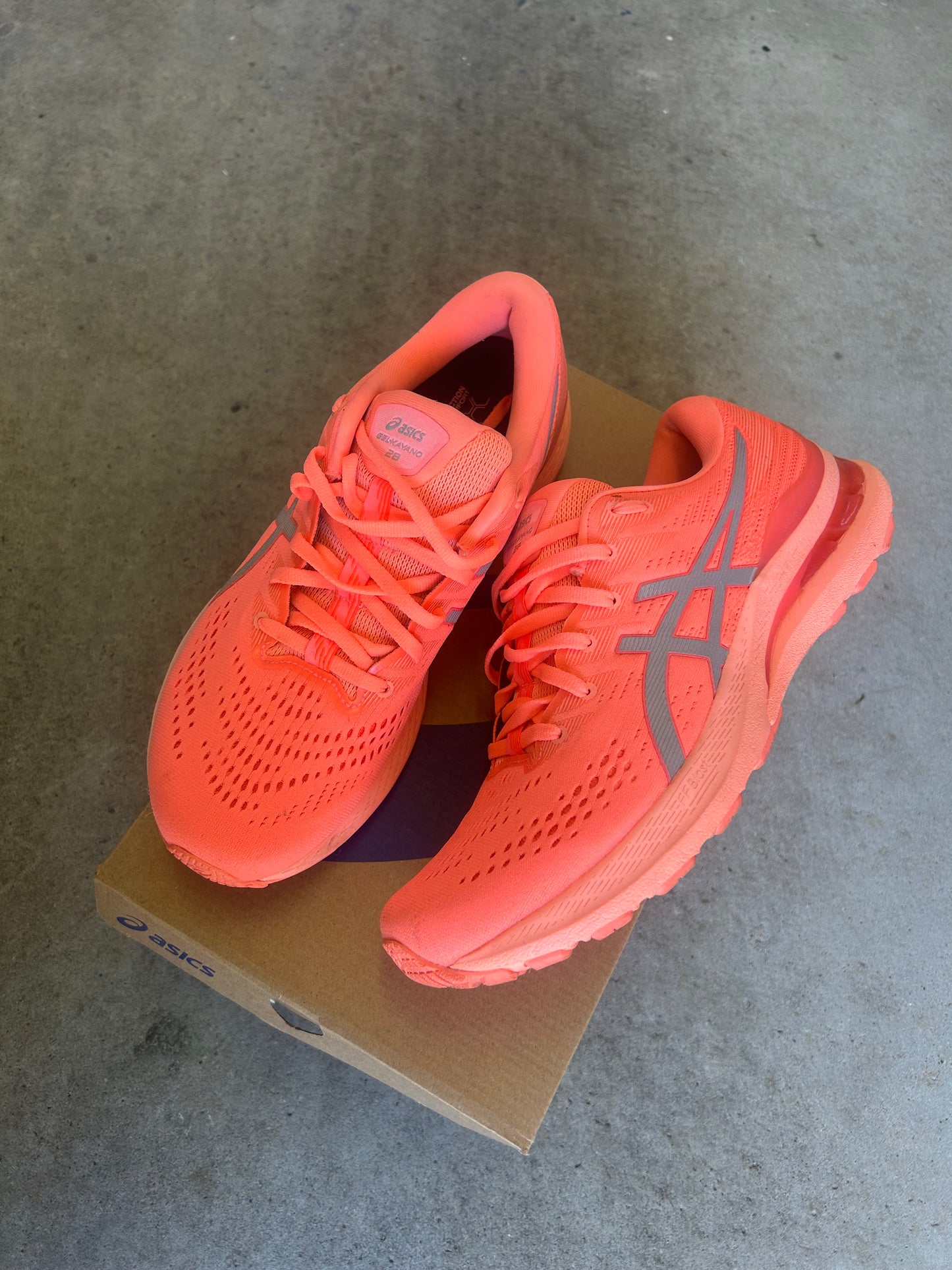 ASICS Gel Kayano 28 Coral Lite Show