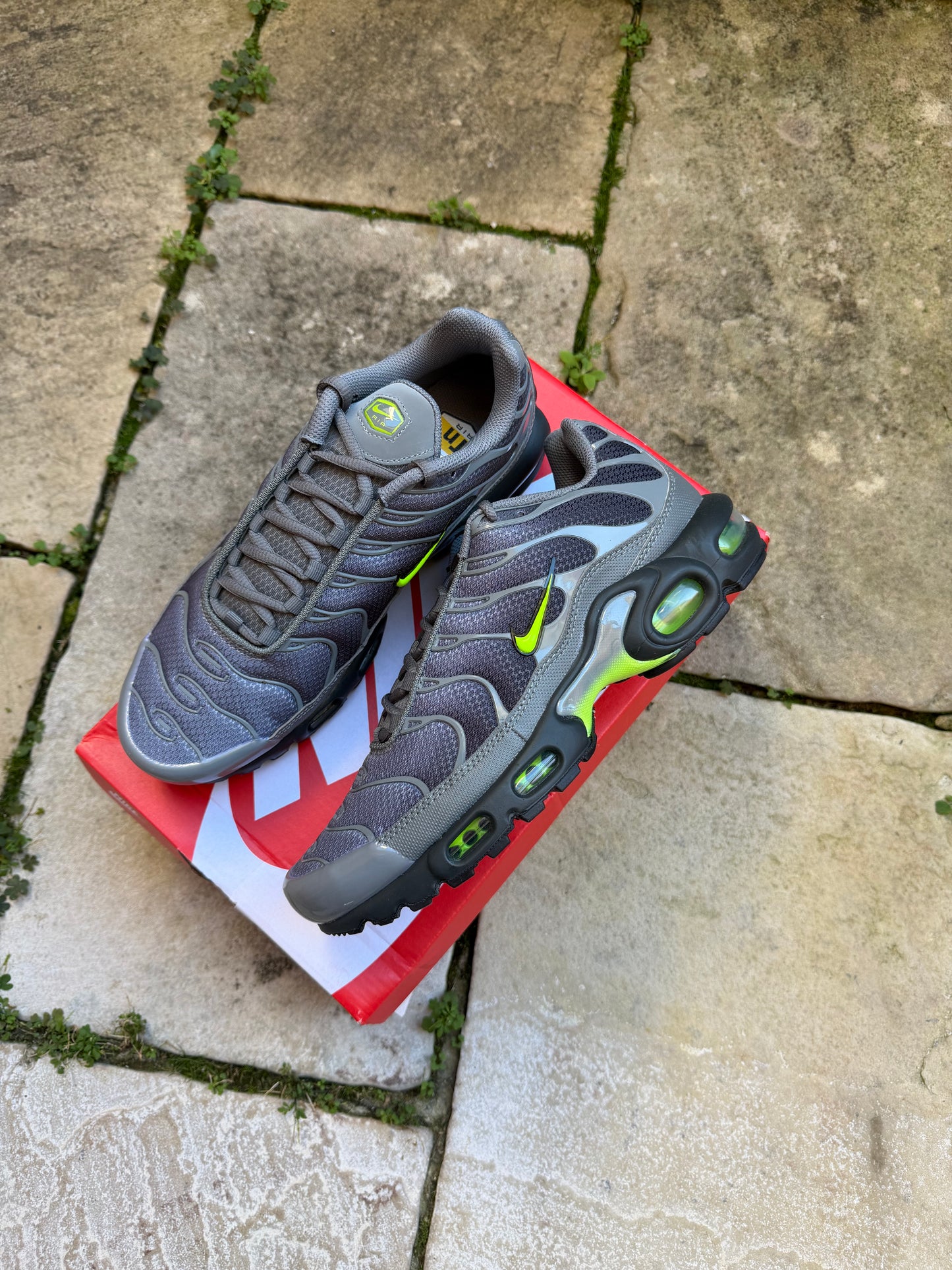 Nike Air Max Plus "Smoke Grey Volt" US8 Men's