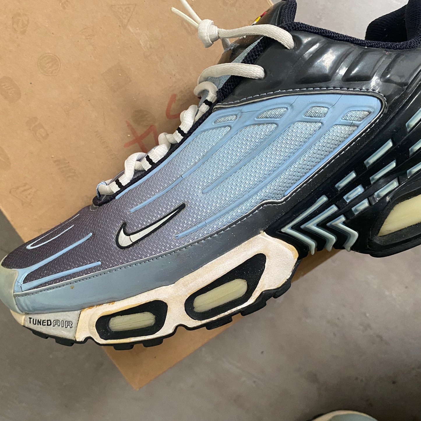 Nike Air Max Plus 3 "Cannadienne" (2002) US12 Women's/ 10.5 Men's
