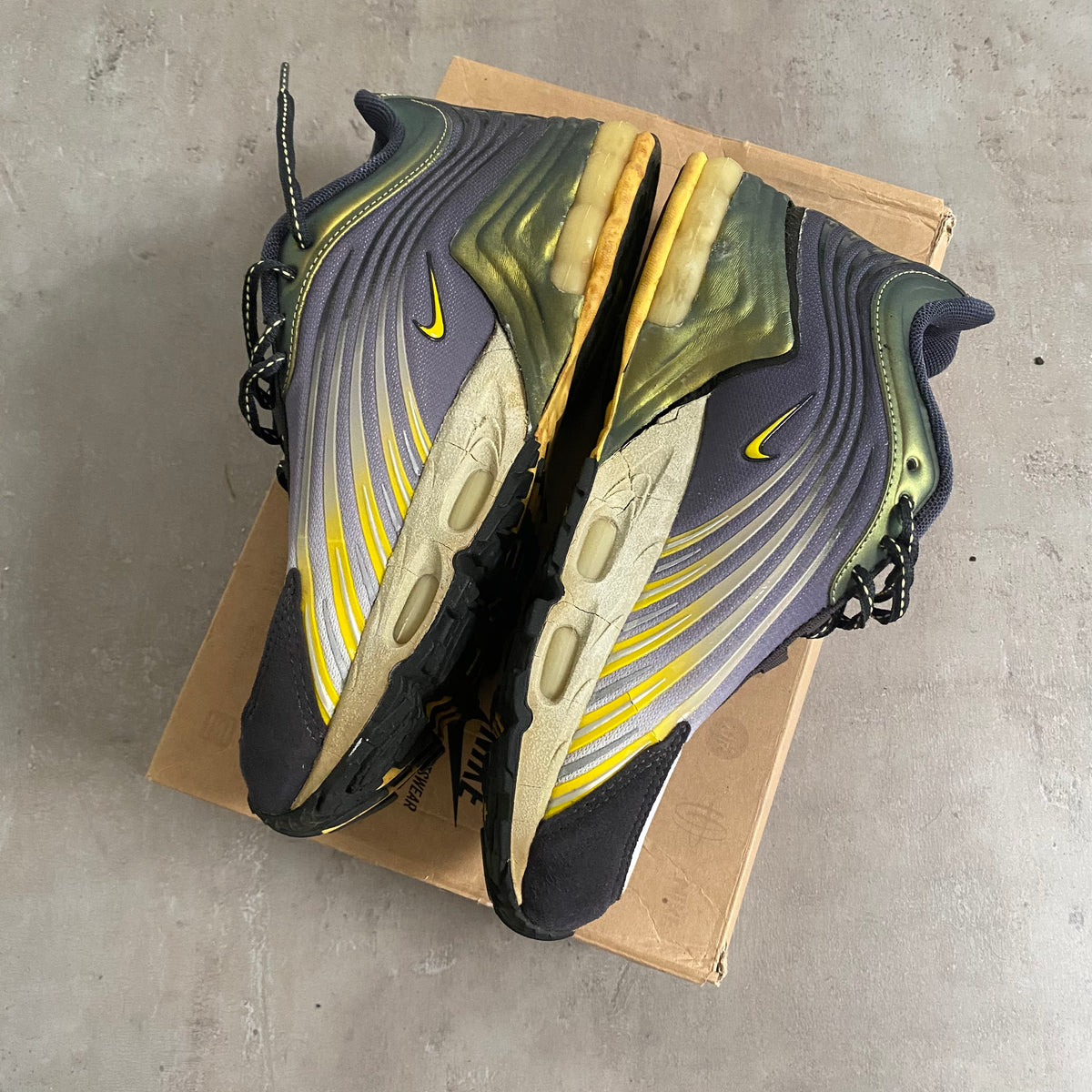 Nike Air Max Plus 2 "DARK CHARCOAL/DANDELION-NEUTRAL GREY" (1999) US9.5 Men's